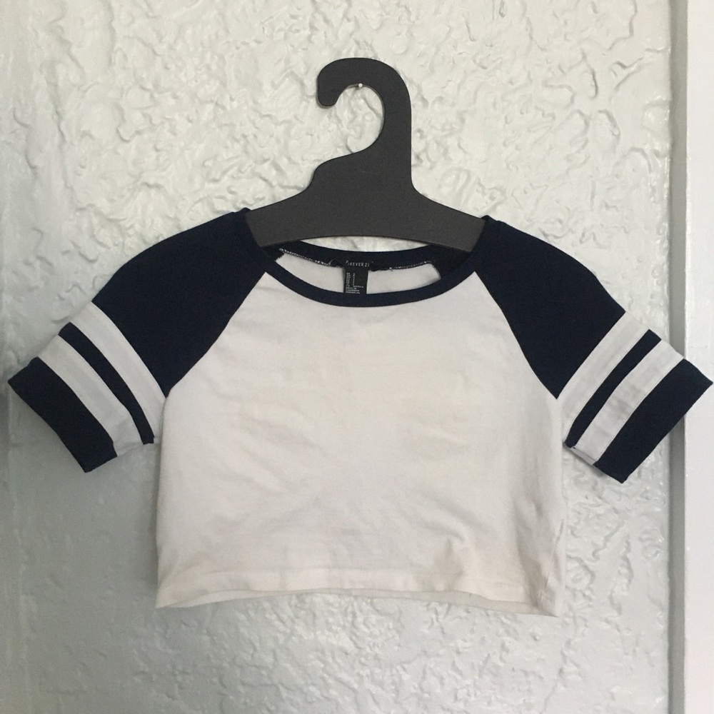 F21 crop top tee size small